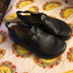 Birkenstock black non slip grip clogs